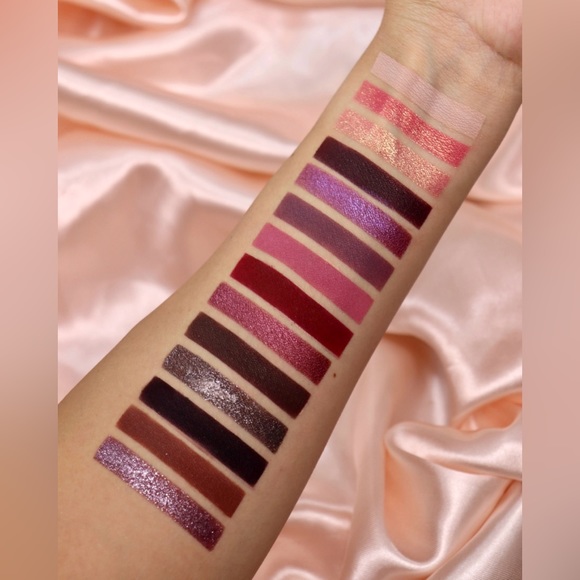 Ace Beaute Other - NWT Ace Beaute Eyeshadow Palette